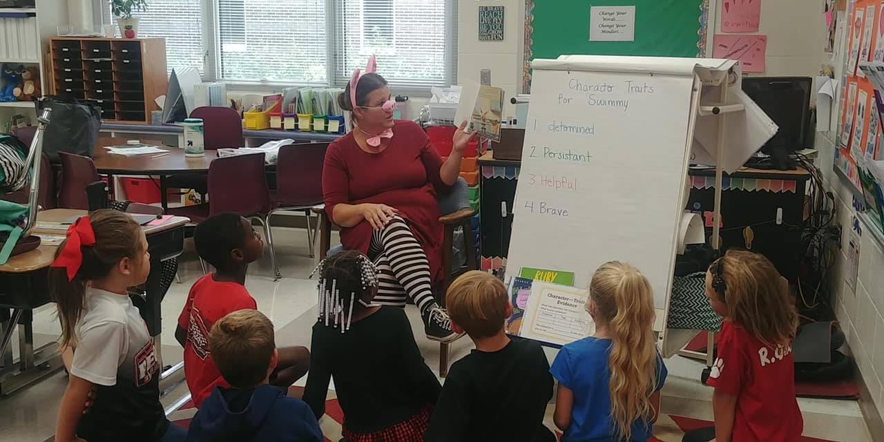 Para reading to first grade students.